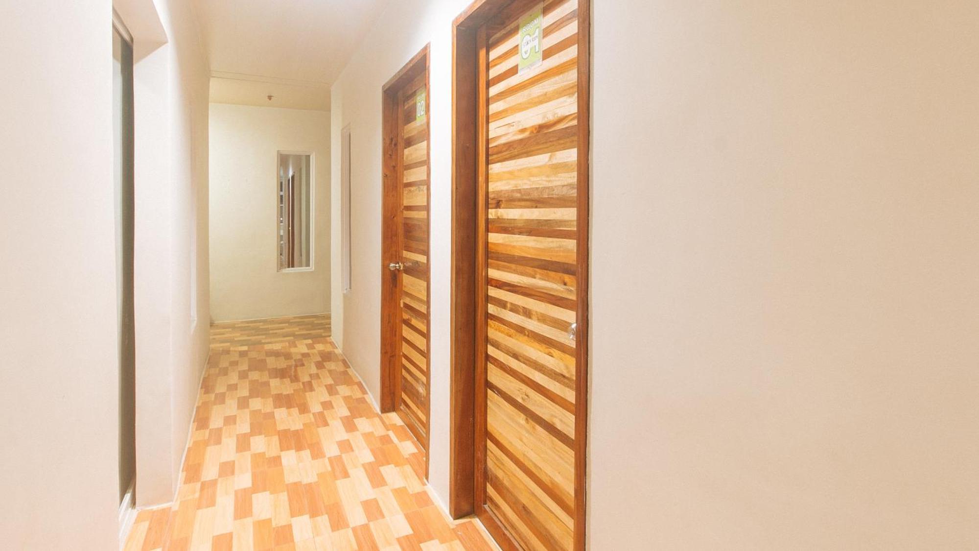 Cozy Cove Inn By Reddoorz Bacolod Buitenkant foto